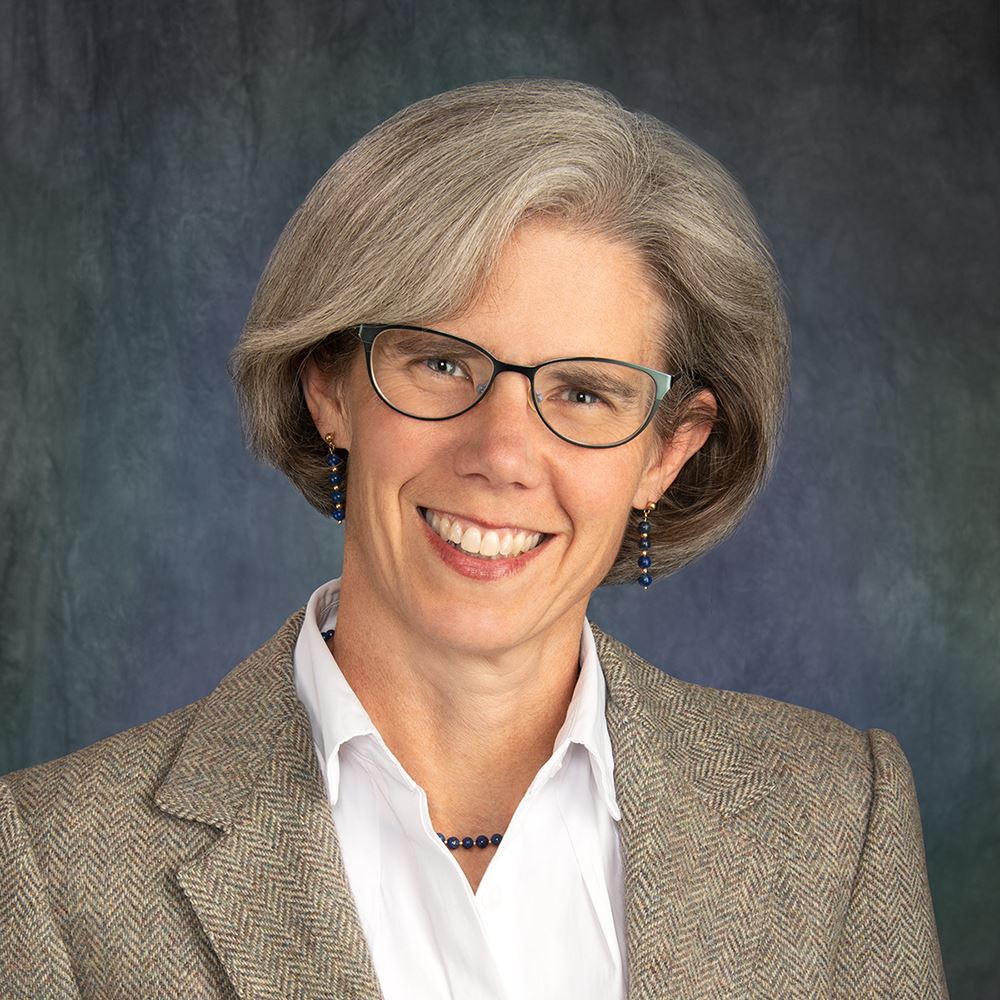 Ellen Schroer Headshot